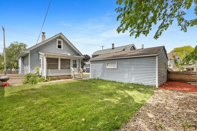1017 N Chicago AVENUE, South Milwaukee, WI 53172