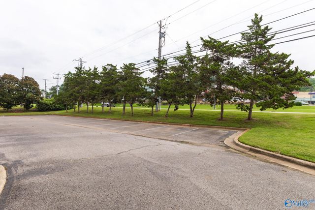 4770 Whitesburg Drive 301, Huntsville, AL 35802