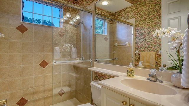 7512 ABBEY GLEN, Lakewood Ranch, FL 34202