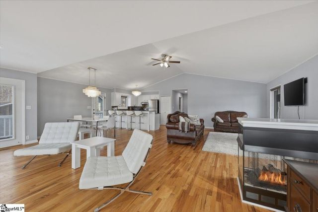 412 Rockcove Road, Inman, SC 29349