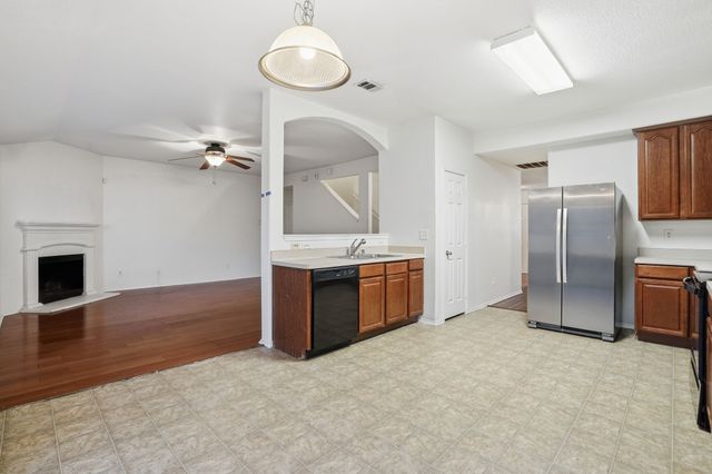 700 locustberry, Red Oak, TX 75154