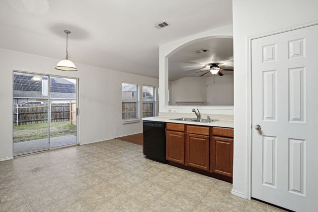 700 locustberry, Red Oak, TX 75154