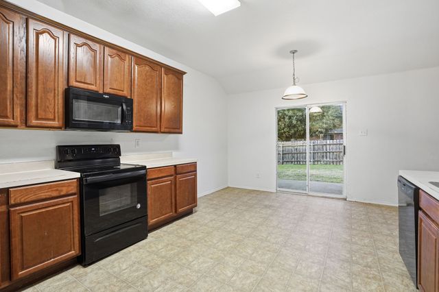 700 locustberry, Red Oak, TX 75154