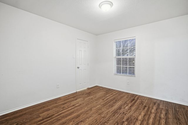 700 locustberry, Red Oak, TX 75154