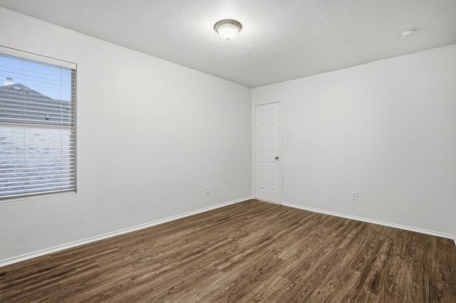 700 locustberry, Red Oak, TX 75154