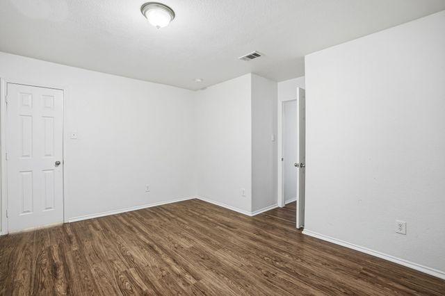 700 locustberry, Red Oak, TX 75154