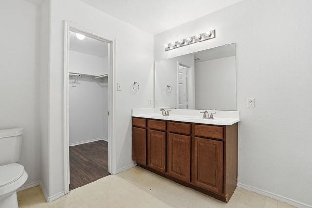 700 locustberry, Red Oak, TX 75154