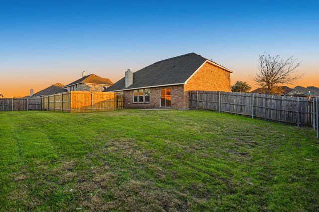 700 locustberry, Red Oak, TX 75154