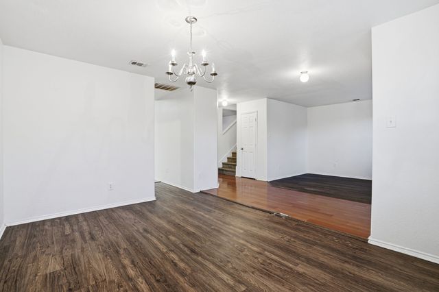 700 locustberry, Red Oak, TX 75154