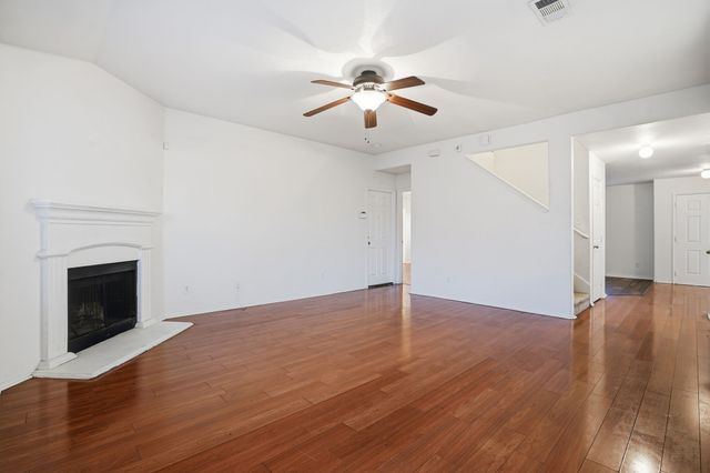 700 locustberry, Red Oak, TX 75154