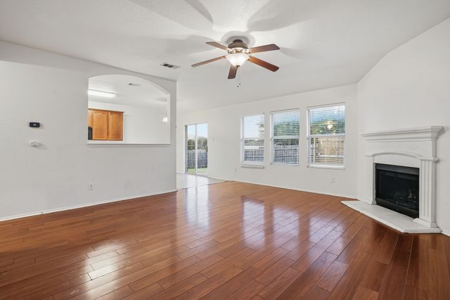 700 locustberry, Red Oak, TX 75154