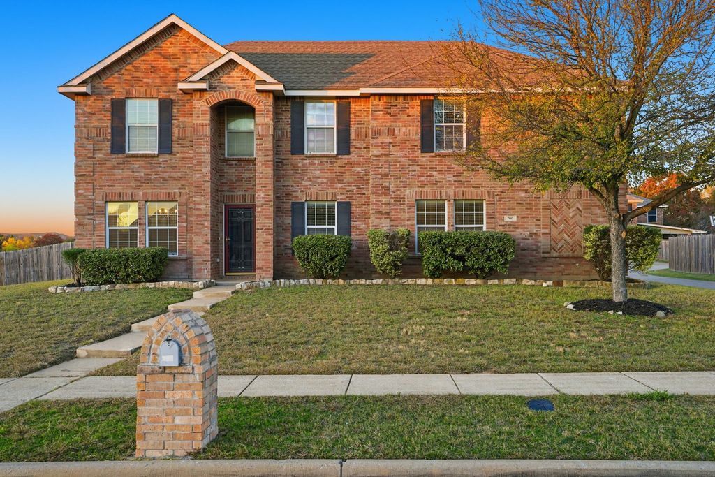 700 locustberry, Red Oak, TX 75154