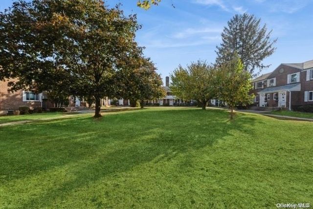 261-72 Langstone Ave Avenue UPPER, Glen Oaks, NY 11004