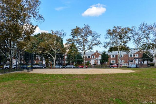261-72 Langstone Ave Avenue UPPER, Glen Oaks, NY 11004