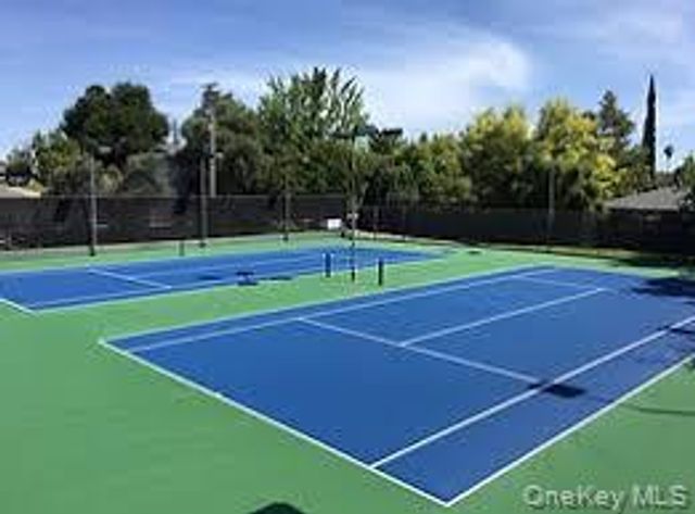 261-72 Langstone Ave Avenue UPPER, Glen Oaks, NY 11004