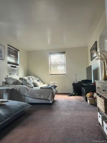 261-72 Langstone Ave Avenue UPPER, Glen Oaks, NY 11004