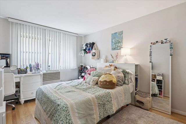 420 W Aldine Avenue 404, Chicago, IL 60657