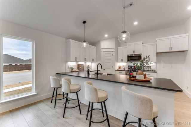 12901 S 21st Place E, Jenks, OK 74037