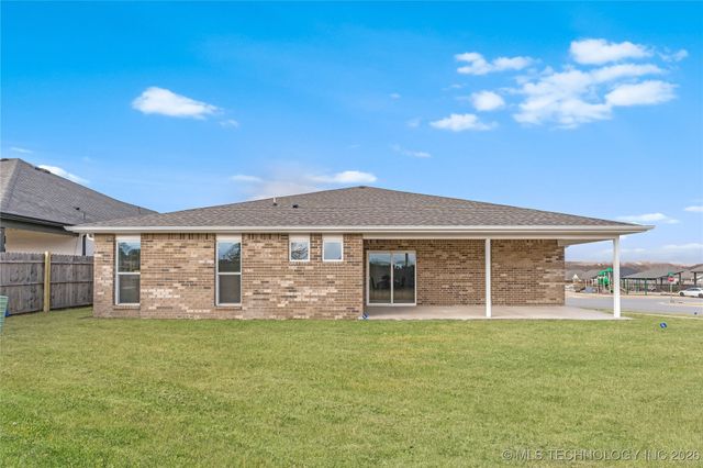 12901 S 21st Place E, Jenks, OK 74037