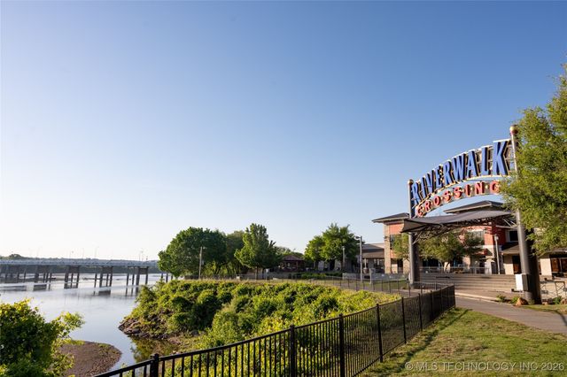 12901 S 21st Place E, Jenks, OK 74037