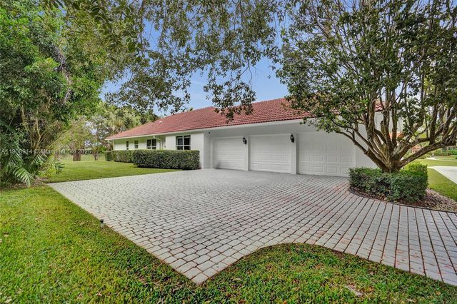 21190 Sweetwater Lane N, Boca Raton, FL 33428
