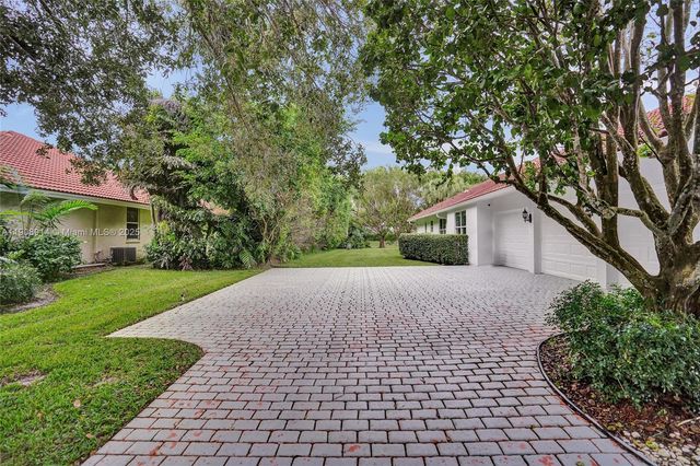 21190 Sweetwater Lane N, Boca Raton, FL 33428