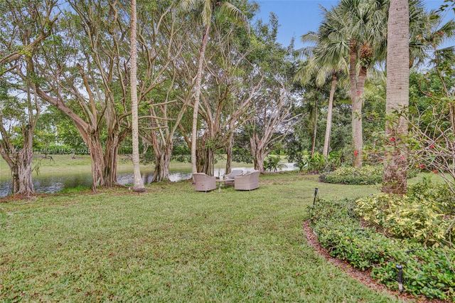 21190 Sweetwater Lane N, Boca Raton, FL 33428