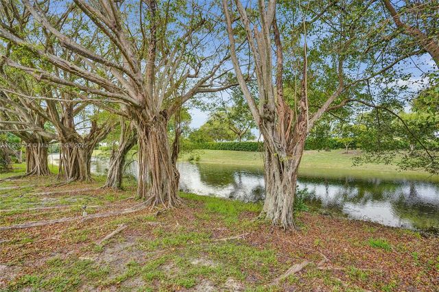 21190 Sweetwater Lane N, Boca Raton, FL 33428