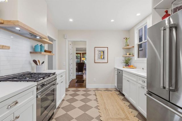 389 38Th St, Oakland, CA 94609