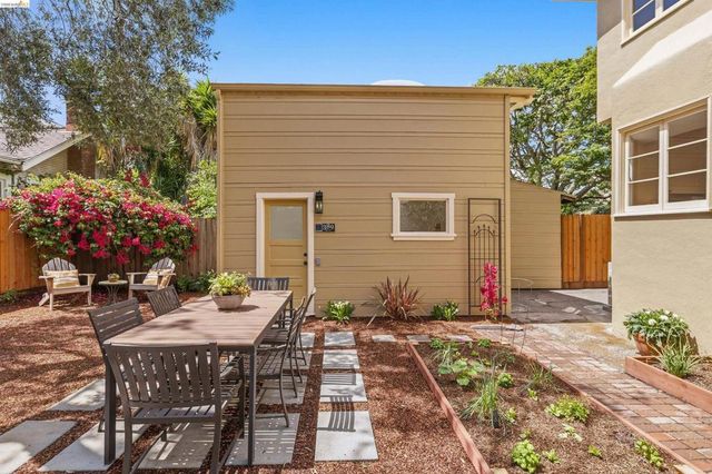 389 38Th St, Oakland, CA 94609