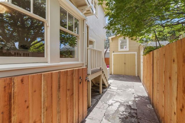 389 38Th St, Oakland, CA 94609