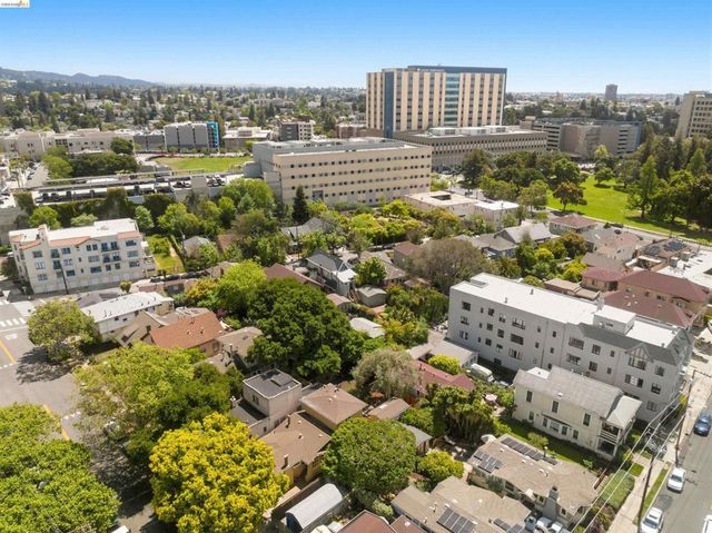 389 38Th St, Oakland, CA 94609