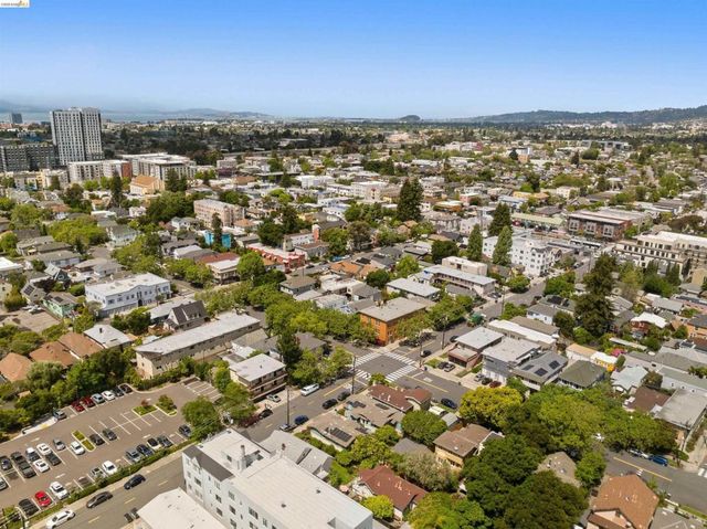 389 38Th St, Oakland, CA 94609