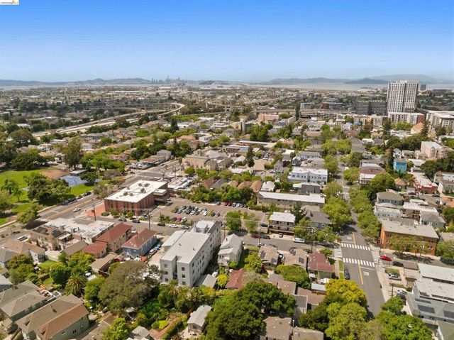 389 38Th St, Oakland, CA 94609