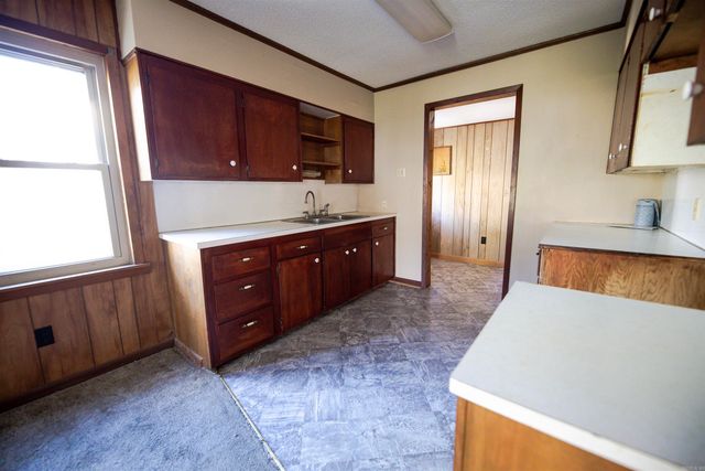 1421 Scotia St, Camden, AR 71701
