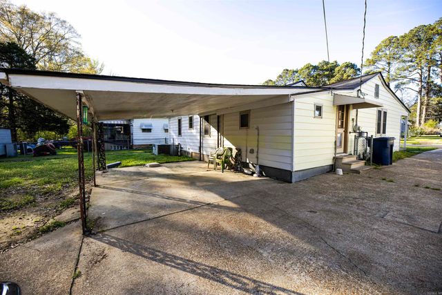 1421 Scotia St, Camden, AR 71701