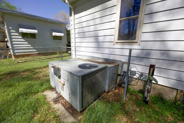 1421 Scotia St, Camden, AR 71701