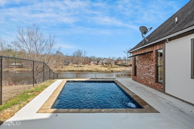 9675 Heron Springs Drive, Shreveport, LA 71106