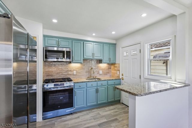 43 Rhode Island Ave, East Orange City, NJ 07018