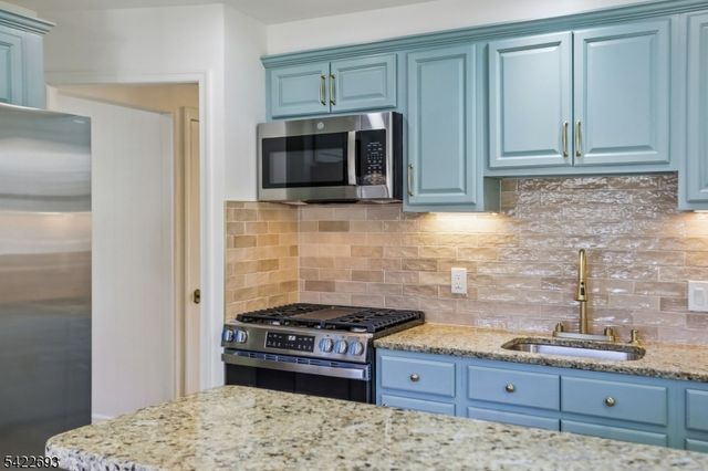 43 Rhode Island Ave, East Orange City, NJ 07018