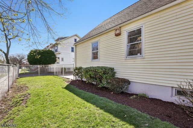 43 Rhode Island Ave, East Orange City, NJ 07018