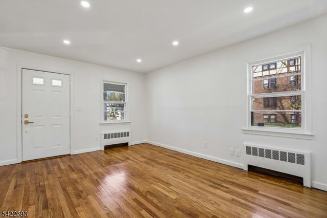 43 Rhode Island Ave, East Orange City, NJ 07018