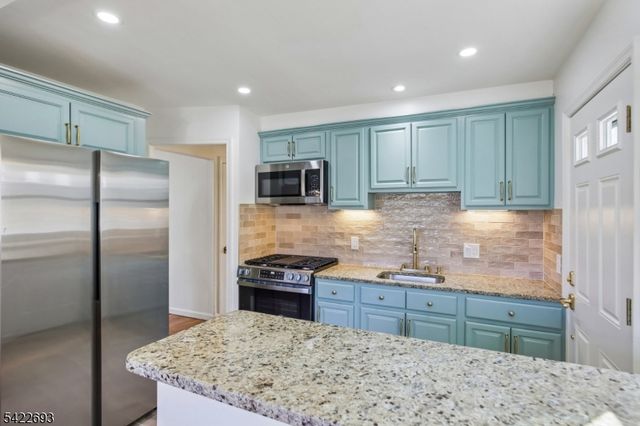 43 Rhode Island Ave, East Orange City, NJ 07018