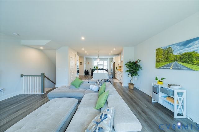 586 Hazel Dr, Henrico, VA 23233