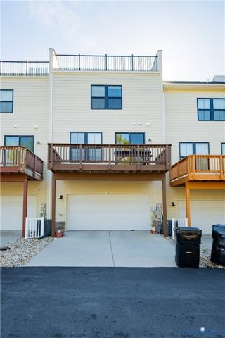 586 Hazel Dr, Henrico, VA 23233