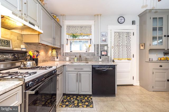 413 PERKIOMEN AVE, Lansdale, PA 19446