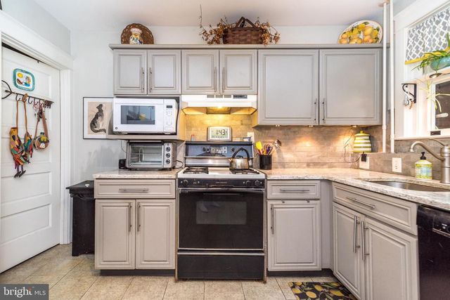 413 PERKIOMEN AVE, Lansdale, PA 19446