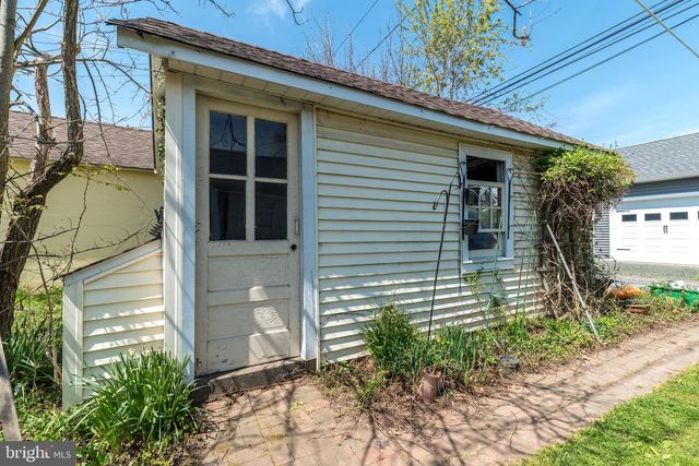 413 PERKIOMEN AVE, Lansdale, PA 19446