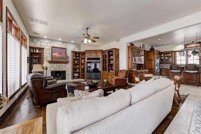 1916 Worthington Lane, Edmond, OK 73013