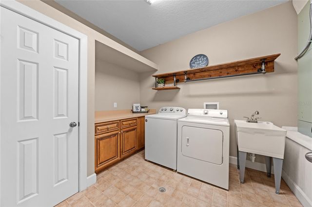 4561 HENRY J AVENUE, St Cloud, FL 34772